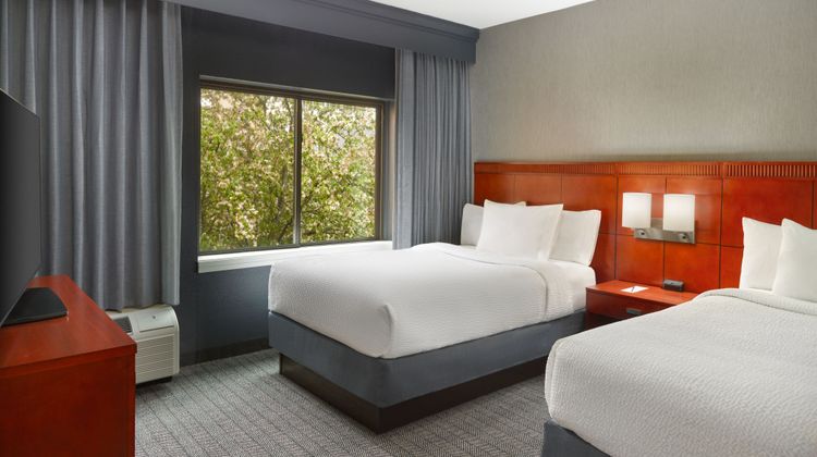 Courtyard by Marriott Charlottesville Room