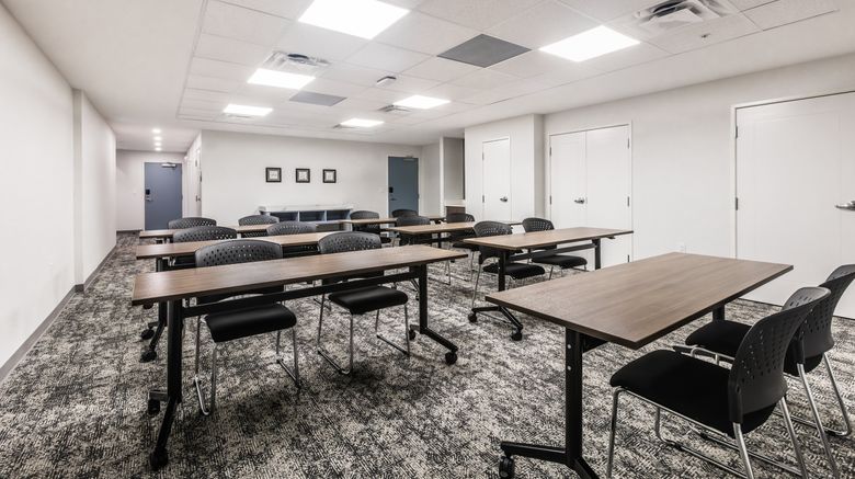 <b>Staybridge Suites Dawson Creek Meeting</b>. Images powered by <a href="https://www.leonardoworldwide.com/" title="Leonardo Worldwide" target="_blank">Leonardo</a>.