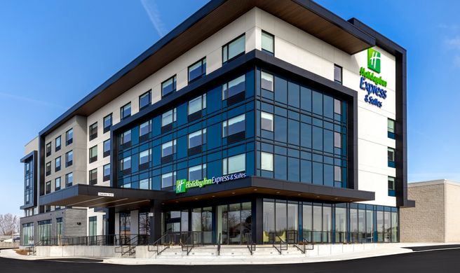 Holiday Inn Exp Suites St. Thomas Exterior