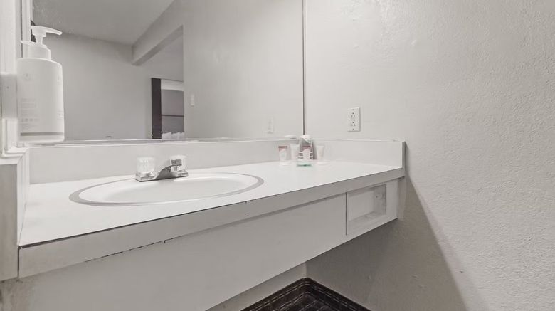 <b>Heritage Inn Room</b>. Images powered by <a href="https://www.leonardoworldwide.com/" title="Leonardo Worldwide" target="_blank">Leonardo</a>.