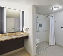 Courtyard by Marriott Nashville Downtown Room