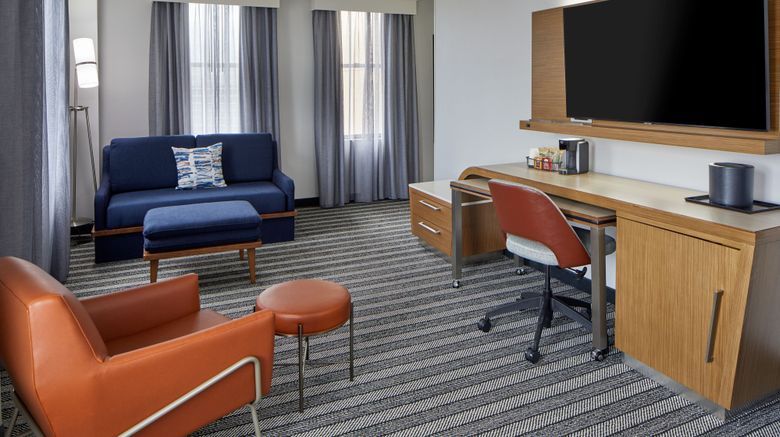 <b>Courtyard by Marriott Nashville Downtown Room</b>. Images powered by <a href="https://www.leonardoworldwide.com/" title="Leonardo Worldwide" target="_blank">Leonardo</a>.