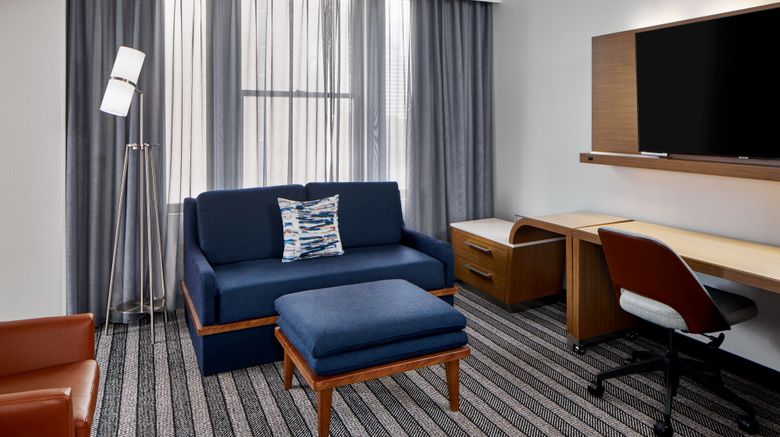 <b>Courtyard by Marriott Nashville Downtown Room</b>. Images powered by <a href="https://www.leonardoworldwide.com/" title="Leonardo Worldwide" target="_blank">Leonardo</a>.