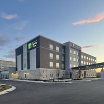 Holiday Inn Express & Suites Chicago