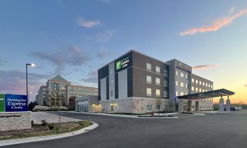 Holiday Inn Express & Suites Chicago