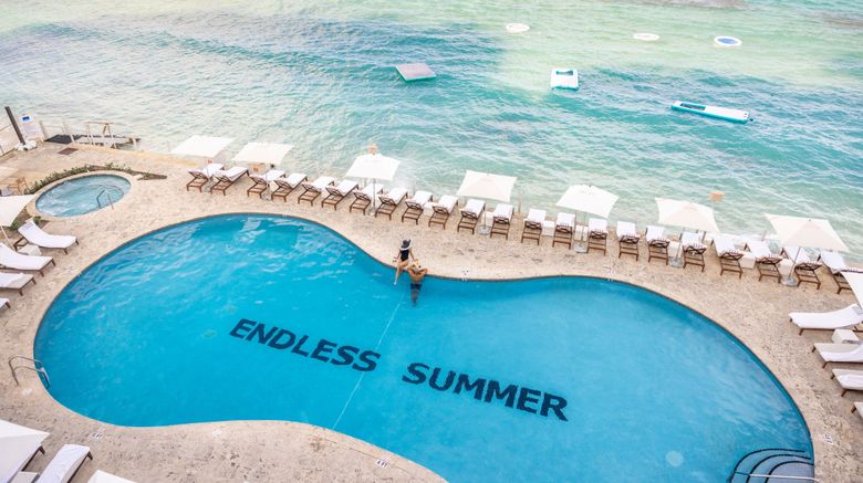 <b>Grand Cayman Marriott Resort Pool</b>. Images powered by <a href="https://www.leonardoworldwide.com/" title="Leonardo Worldwide" target="_blank">Leonardo</a>.