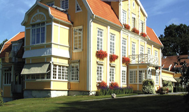 Ronnums Manor Exterior