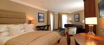 The Christchurch Harbour Hotel Room