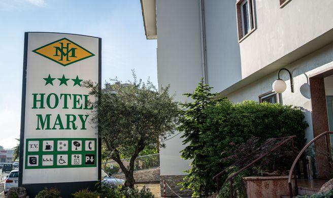Hotel Mary Exterior