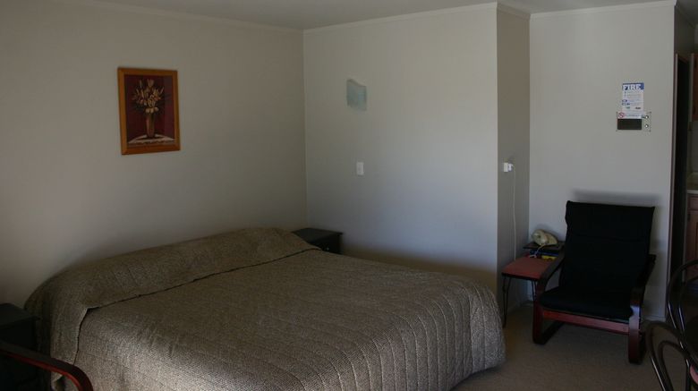 <b>Parklands Motel Room</b>. Images powered by <a href="https://www.leonardoworldwide.com/" title="Leonardo Worldwide" target="_blank">Leonardo</a>.