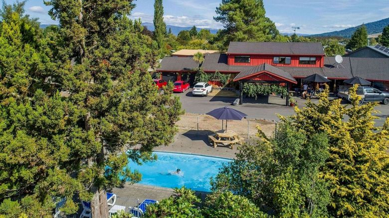 <b>Parklands Motel Pool</b>. Images powered by <a href="https://www.leonardoworldwide.com/" title="Leonardo Worldwide" target="_blank">Leonardo</a>.