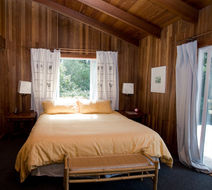 The Andiron Seaside Inn & Cabins Room