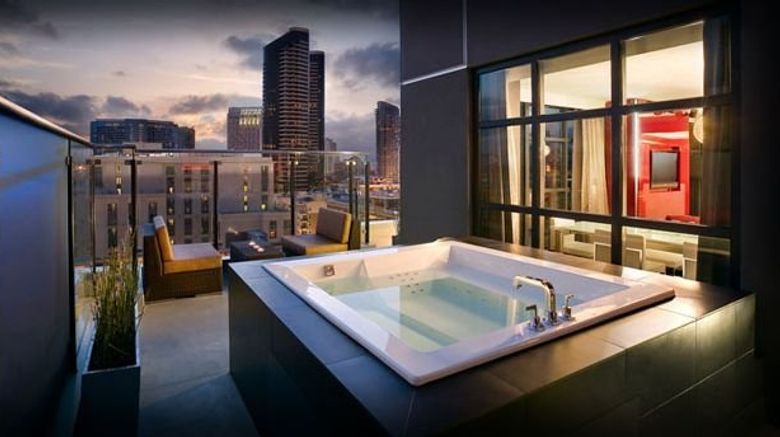 <b>Hard Rock Hotel San Diego Room</b>. Images powered by <a href="https://www.leonardoworldwide.com/" title="Leonardo Worldwide" target="_blank">Leonardo</a>.