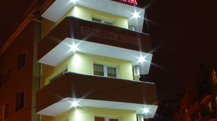 Palitra Family Hotel Exterior