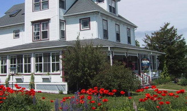 Harbourview Inn Exterior
