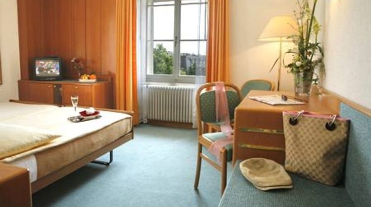 Elite Hotel Room