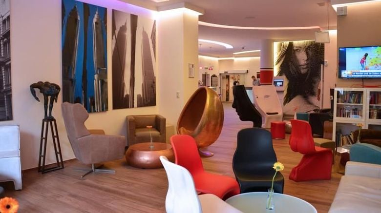 <b>ArtHotel Munich Lobby</b>. Images powered by <a href="https://www.leonardoworldwide.com/" title="Leonardo Worldwide" target="_blank">Leonardo</a>.