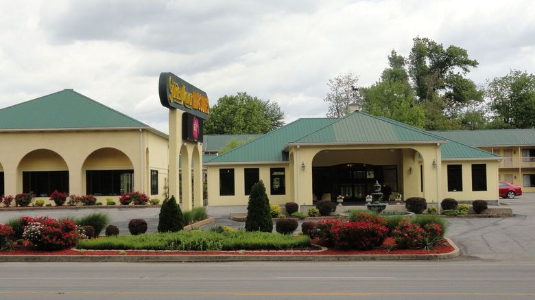Golden Manor Inn  and  Suites Exterior. Images powered by <a href="https://www.leonardoworldwide.com" target="_blank" rel="noopener">Leonardo</a>.
