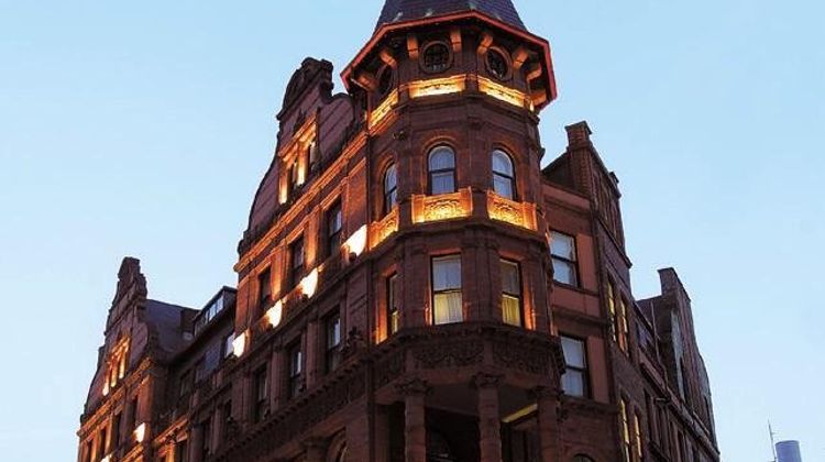 Quebecs The Leeds Town House Exterior