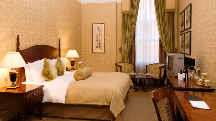 Quebecs The Leeds Town House Room