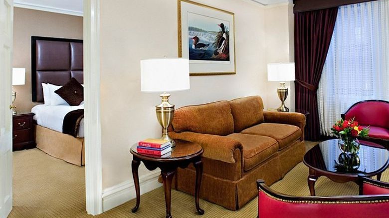 <b>Fitzpatrick Manhattan Hotel Suite</b>. Images powered by <a href="https://www.leonardoworldwide.com/" title="Leonardo Worldwide" target="_blank">Leonardo</a>.