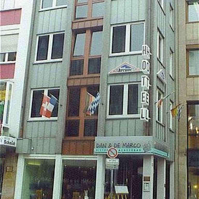 Avenue Hotel
