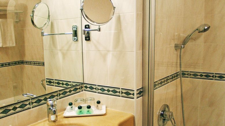 <b>Grand Beach Tel Aviv Room</b>. Images powered by <a href="https://www.leonardoworldwide.com/" title="Leonardo Worldwide" target="_blank">Leonardo</a>.