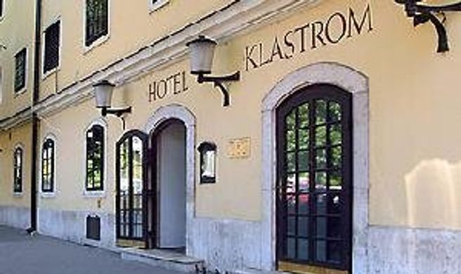 Hotel Klastrom Exterior