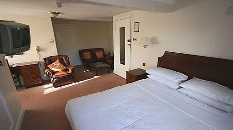 <b>Warren Lodge Room</b>. Images powered by <a href="https://www.leonardoworldwide.com/" title="Leonardo Worldwide" target="_blank">Leonardo</a>.
