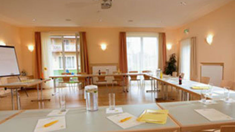 <b>Hotel Jufa Noerdlingen Meeting</b>. Images powered by <a href="https://www.leonardoworldwide.com/" title="Leonardo Worldwide" target="_blank">Leonardo</a>.