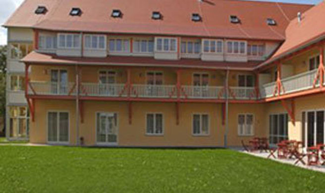 Hotel Jufa Noerdlingen Exterior