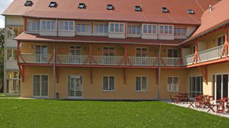 Hotel Jufa Noerdlingen Exterior. Images powered by <a href="https://www.leonardoworldwide.com" target="_blank" rel="noopener">Leonardo</a>.