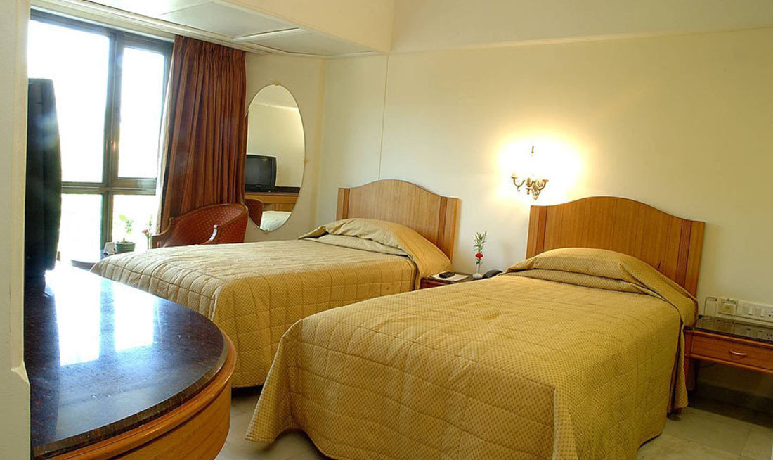 Ramee Guestline Hotel Dadar Room
