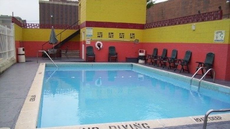 <b>Vista Inn Memphis Downtown Pool</b>. Images powered by <a href="https://www.leonardoworldwide.com/" title="Leonardo Worldwide" target="_blank">Leonardo</a>.