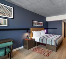 Moxy Ottawa Downtown Room