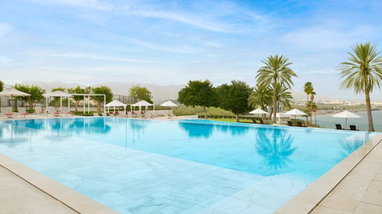 Crowne Plaza Hotel Muscat Pool