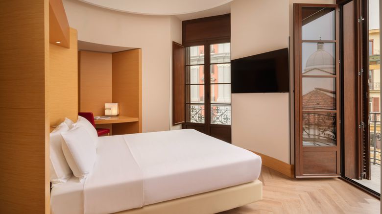 <b>UNAHOTELS Napoli Suite</b>. Images powered by <a href="https://www.leonardoworldwide.com/" title="Leonardo Worldwide" target="_blank">Leonardo</a>.