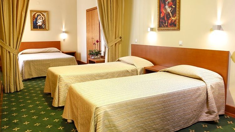 Domus Pacis Fatima Hotel Room