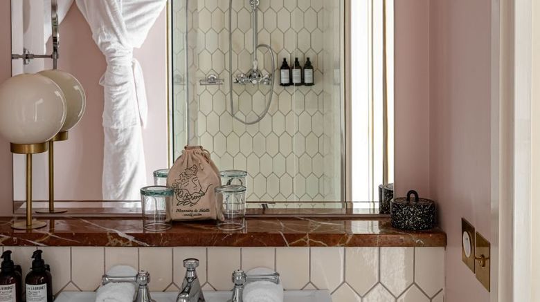 <b>Hotel des Grands Boulevards Room</b>. Images powered by <a href="https://www.leonardoworldwide.com/" title="Leonardo Worldwide" target="_blank">Leonardo</a>.