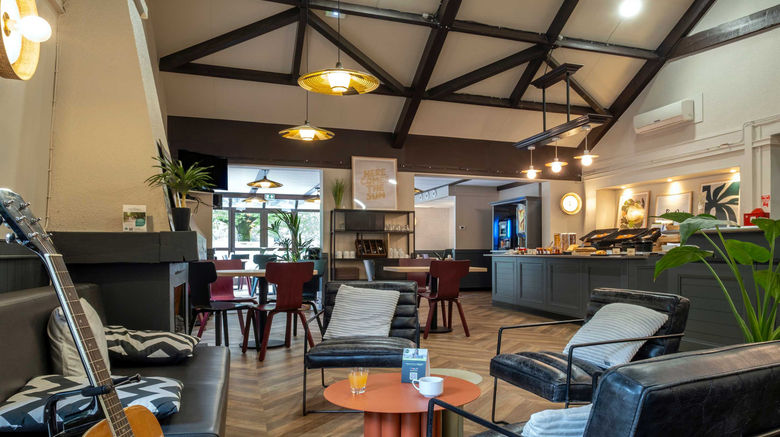 <b>B&B Hotel Niort Sud Venise Verte Lobby</b>. Images powered by <a href="https://www.leonardoworldwide.com/" title="Leonardo Worldwide" target="_blank">Leonardo</a>.