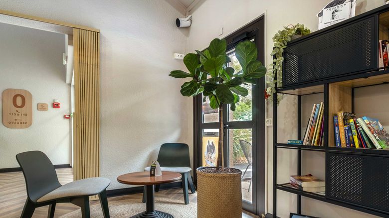 <b>B&B Hotel Niort Sud Venise Verte Lobby</b>. Images powered by <a href="https://www.leonardoworldwide.com/" title="Leonardo Worldwide" target="_blank">Leonardo</a>.