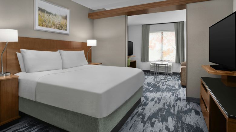 <b>Fairfield Inn & Suites Jeffersonville Room</b>. Images powered by <a href="https://www.leonardoworldwide.com/" title="Leonardo Worldwide" target="_blank">Leonardo</a>.