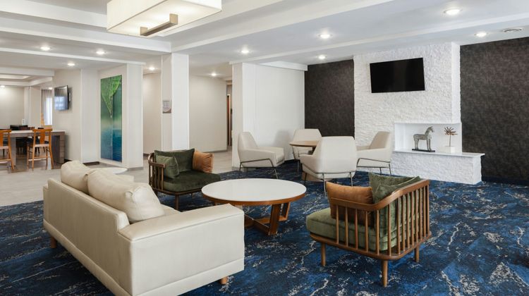 Fairfield Inn & Suites Fort Wayne Lobby