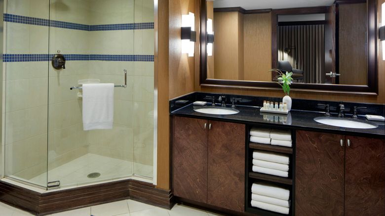 <b>Renaissance Riverview Plaza Hotel Mobile Room</b>. Images powered by <a href="https://www.leonardoworldwide.com/" title="Leonardo Worldwide" target="_blank">Leonardo</a>.