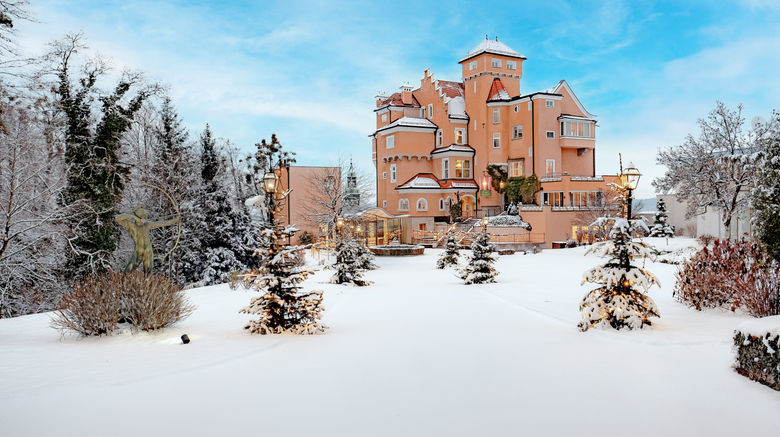 <b>Hotel Schloss Monchstein Exterior</b>. Images powered by <a href="https://www.leonardoworldwide.com/" title="Leonardo Worldwide" target="_blank">Leonardo</a>.