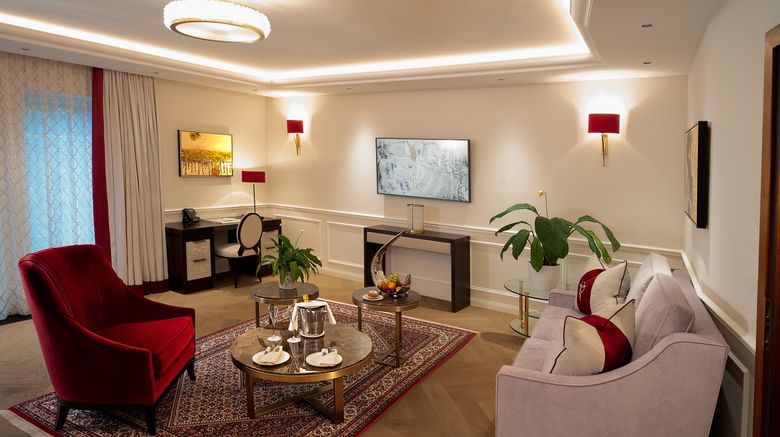 <b>Hotel Schloss Monchstein Suite</b>. Images powered by <a href="https://www.leonardoworldwide.com/" title="Leonardo Worldwide" target="_blank">Leonardo</a>.