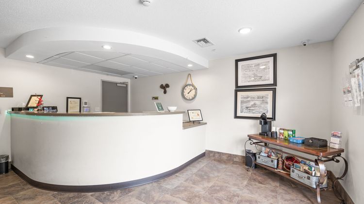 Independence Stay Hotel and Suites Lobby