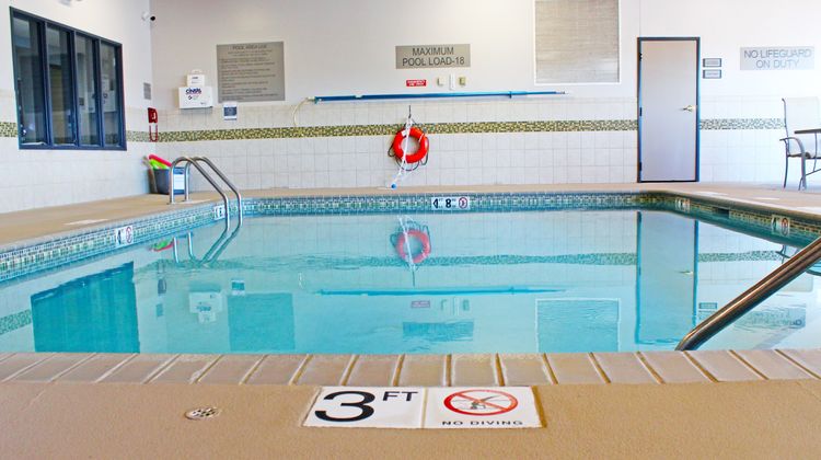 Independence Stay Hotel and Suites Pool