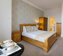 Thomas Paine Hotel Room