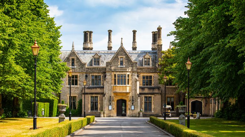 Foxhills Country Club Exterior. Images powered by <a href="https://www.leonardoworldwide.com" target="_blank" rel="noopener">Leonardo</a>.